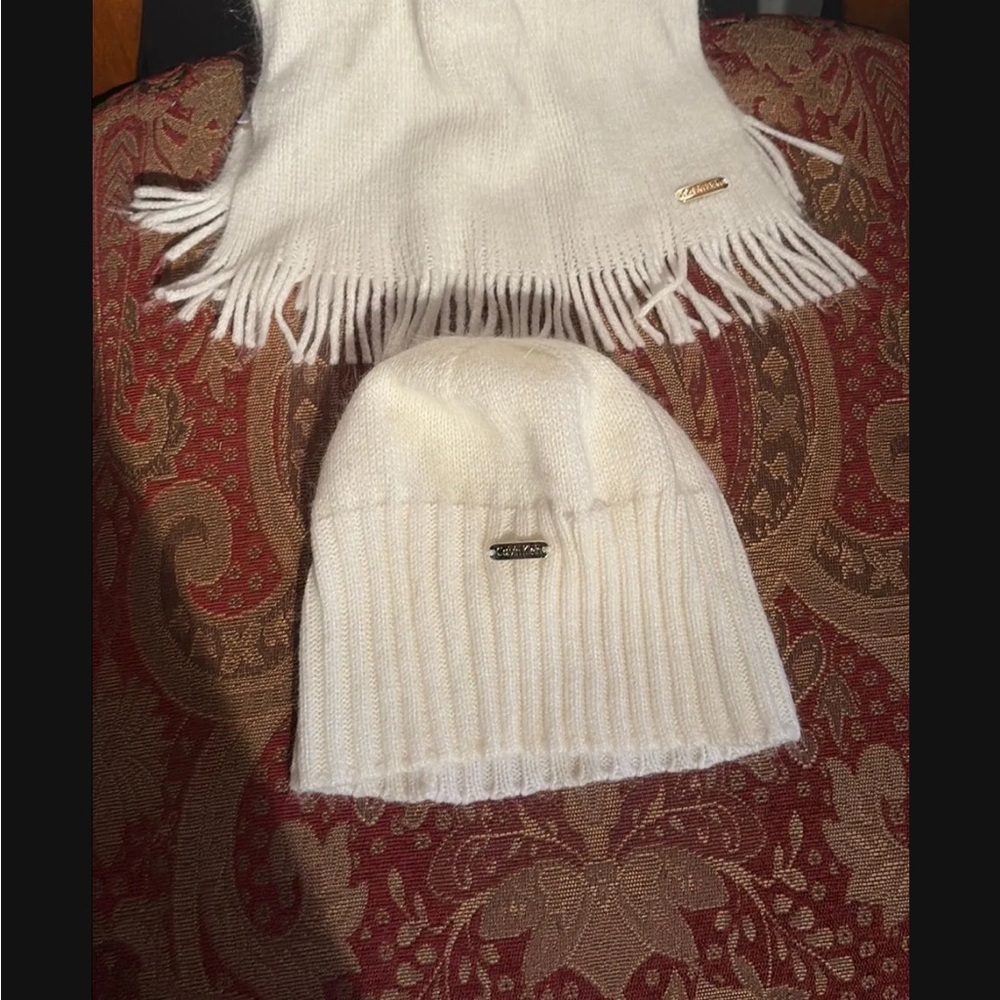 Calvin Klein Collection Cream Scarf - Picture 2 of 2